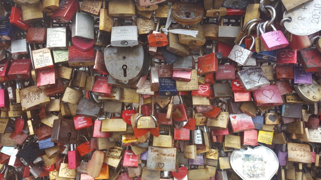 Hohenzollern love lock bridge Cologne